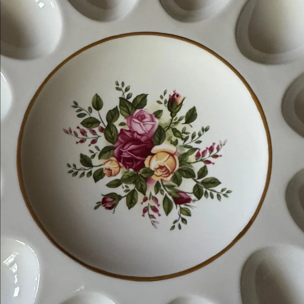 Royal Albert Old Country Roses Deviled Egg Plate with Floral Design - Picture 3 of 9